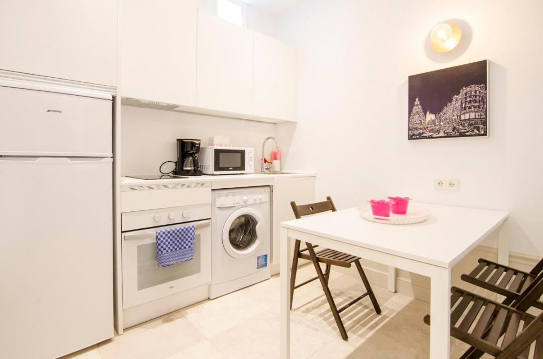 Valverde Apartment Madrid Eksteriør bilde