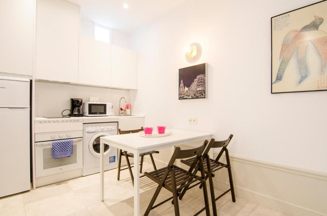 Valverde Apartment Madrid Eksteriør bilde